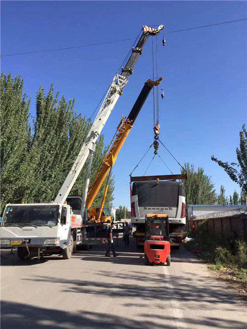 鹿寨县港口集装箱搬运案例